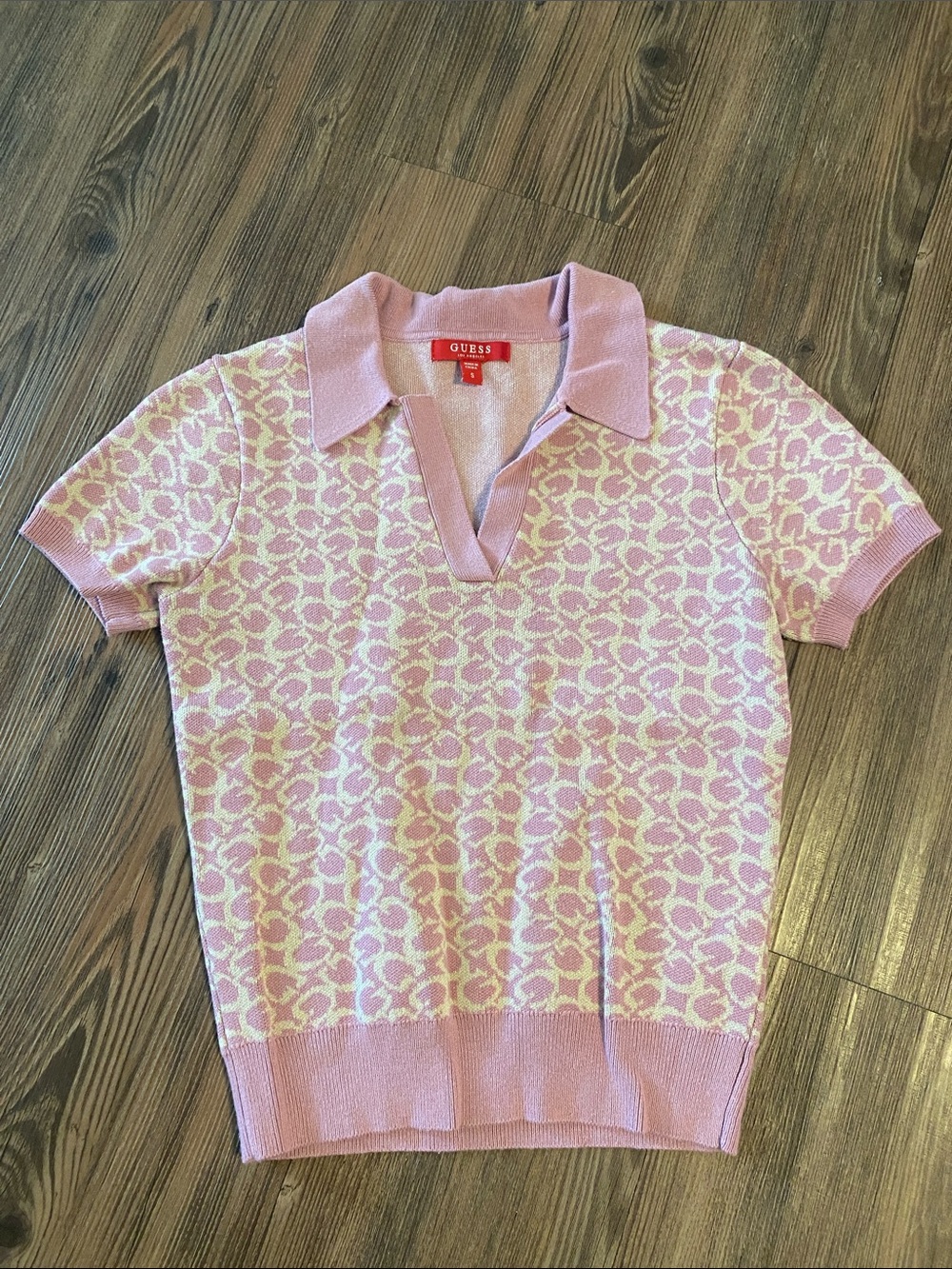Guess Pink and Cream Logo-Pattern Knit Polo